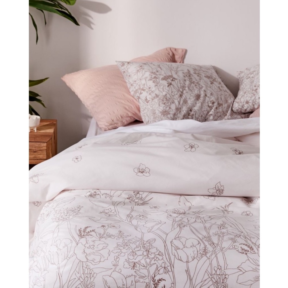 Urban Outfitters Floral Duvet Set (QUEEN)